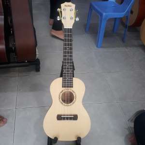 MSP : BTT27 Ukulele gỗ cao cấp.