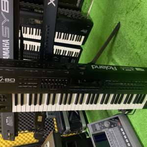 Roland jv80